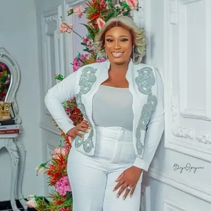 Damilola Oni Biography
