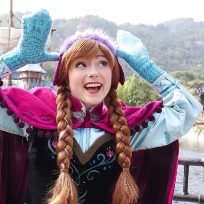 Meet Sophia Alis Parents Asim Ali And Brooke Ramseyer